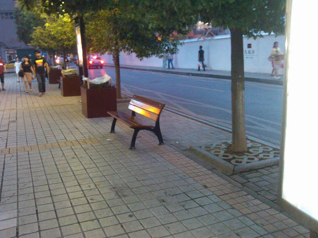 长沙市黄兴路步行街休闲椅花箱安装实例,湖南室外健身器材,湖南室外休闲椅,湖南儿童滑梯,湖南运动场地,长沙人造草皮,长沙室内外运动地板,长沙球场围栏,长沙室外健身器材,长沙室外休闲椅,长沙儿童滑梯,长沙运动场地,长沙多威体育用品有限公司