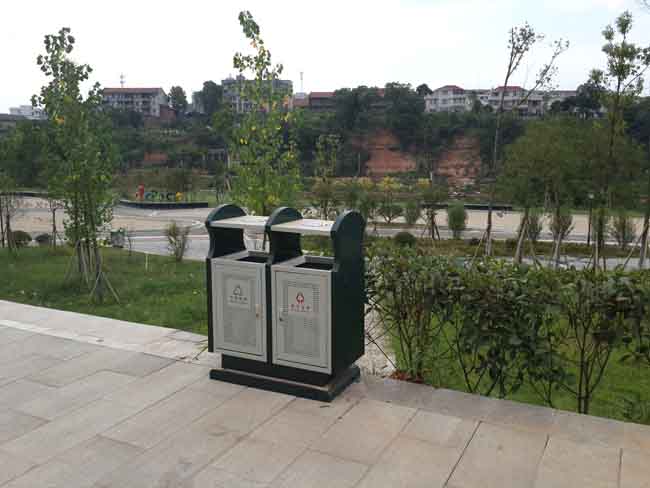 平江风光带高档垃圾桶案例,湖南室外健身器材,湖南室外休闲椅,湖南儿童滑梯,湖南运动场地,长沙人造草皮,长沙室内外运动地板,长沙球场围栏,长沙室外健身器材,长沙室外休闲椅,长沙儿童滑梯,长沙运动场地,长沙多威体育用品有限公司