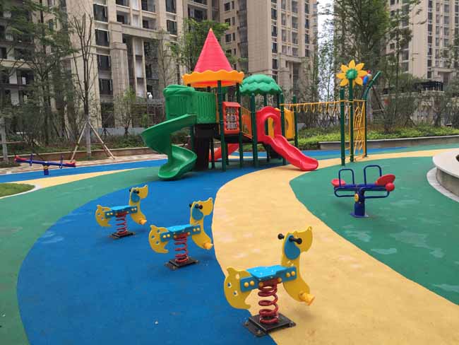 波隆城市花园儿童滑梯安装实例,湖南室外健身器材,湖南室外休闲椅,湖南儿童滑梯,湖南运动场地,长沙人造草皮,长沙室内外运动地板,长沙球场围栏,长沙室外健身器材,长沙室外休闲椅,长沙儿童滑梯,长沙运动场地,长沙多威体育用品有限公司