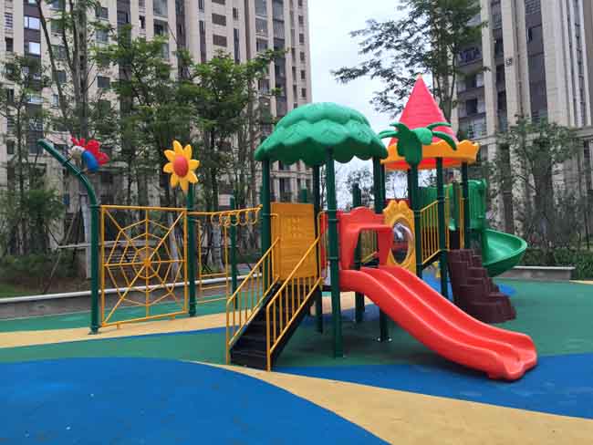 波隆城市花园儿童滑梯安装实例,湖南室外健身器材,湖南室外休闲椅,湖南儿童滑梯,湖南运动场地,长沙人造草皮,长沙室内外运动地板,长沙球场围栏,长沙室外健身器材,长沙室外休闲椅,长沙儿童滑梯,长沙运动场地,长沙多威体育用品有限公司