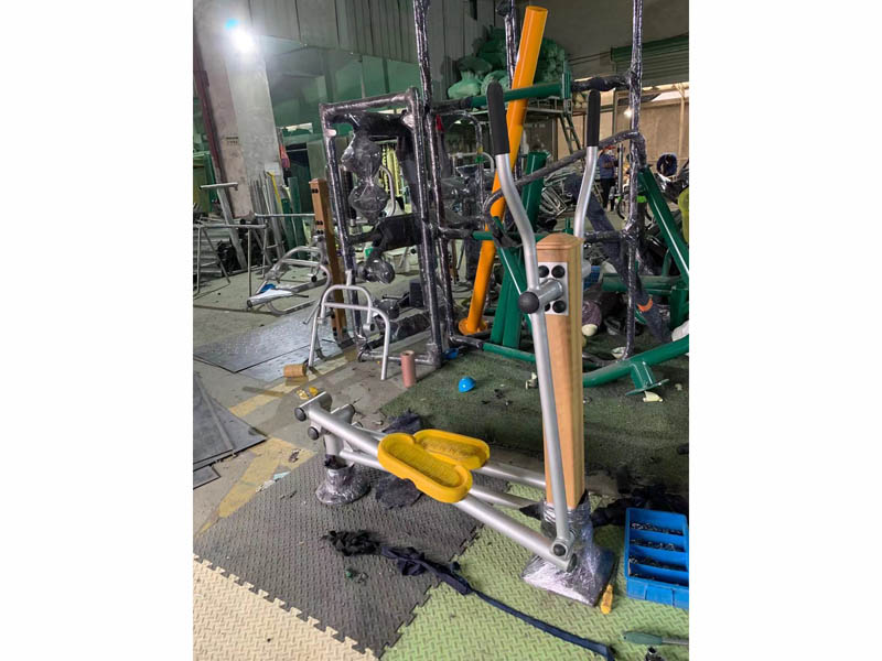 高档塑钢健身器材  告示牌,湖南室外健身器材,湖南室外休闲椅,湖南儿童滑梯,湖南运动场地,长沙人造草皮,长沙室内外运动地板,长沙球场围栏,长沙室外健身器材,长沙室外休闲椅,长沙儿童滑梯,长沙运动场地,长沙多威体育用品有限公司
